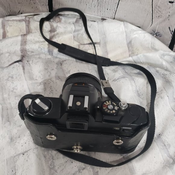 Vintage Konica Autoreflex TC - Picture 6 of 6